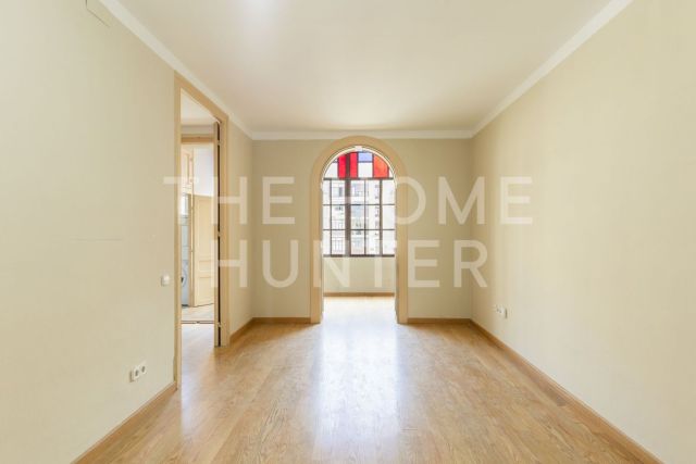 98 sqm flat for sale in Barcelona