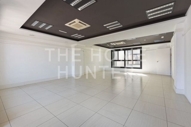 AV MADRID / LES CORTS