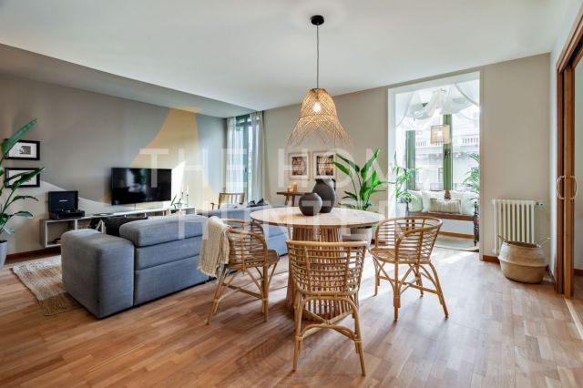 Ronda de la Universitat / Dreta de l'Eixample