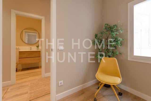 94 sqm commercial for sale in Barcelona