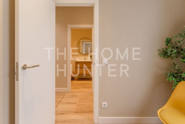 94 sqm commercial for sale in Barcelona