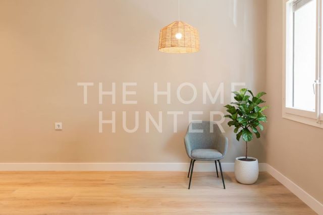 94 sqm commercial for sale in Barcelona