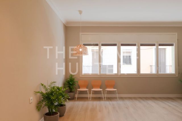 94 sqm commercial for sale in Barcelona